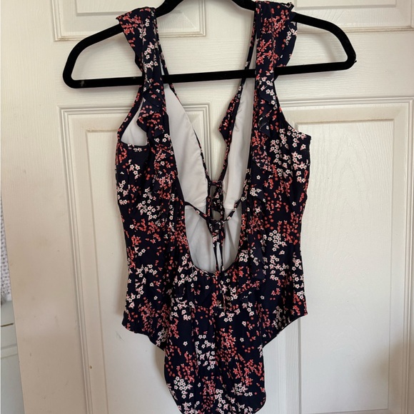 Michael Kors one piece swimsuit - Picture 5 of 8